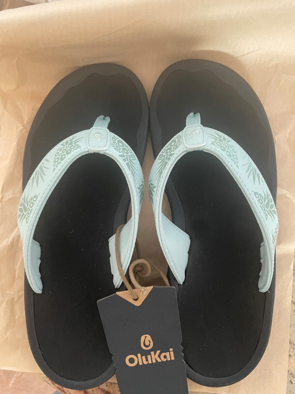 OluKai Ohana Women's Flip-Flops, Water Resistant with Arch Support Size 6